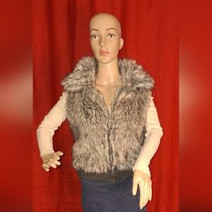 Avenue/ brown/ vest / medium